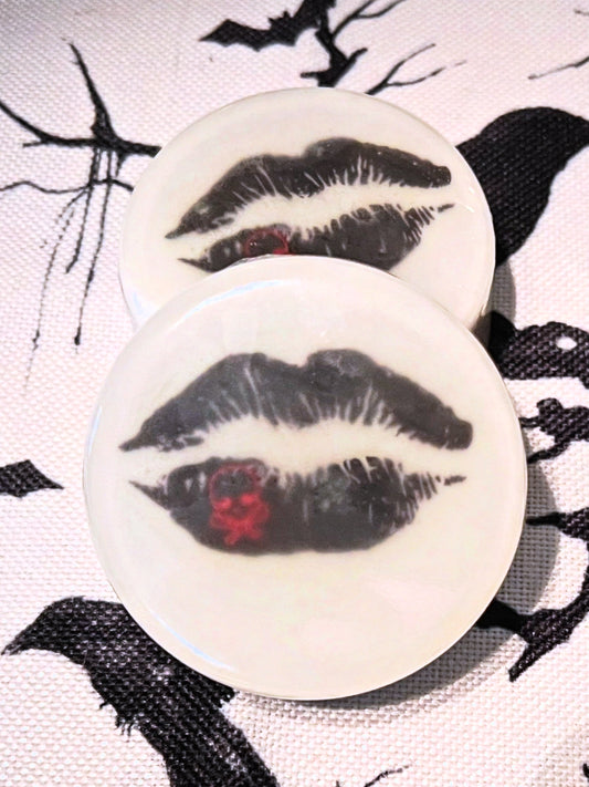 Deadly Kisses Soap